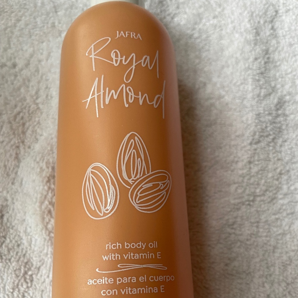 Jafra Royal Almond Rich Body Oil